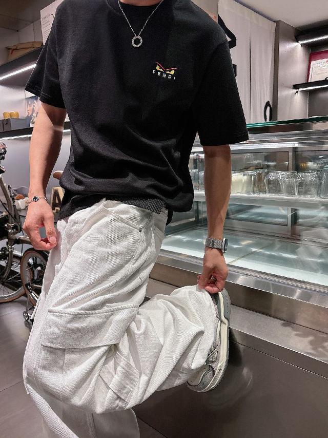 新品时尚休闲圆领休闲短袖 经典元素设计！没有过多复杂