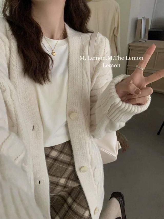韓系復古簡約麻花紋V領排扣針織外套(預購）