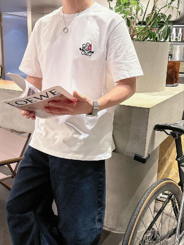 高端定制纯棉面料.手感柔软.穿着舒适.专柜级别精致车线.