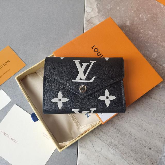 Monogram Empreinte皮革制作，经过精心设计，