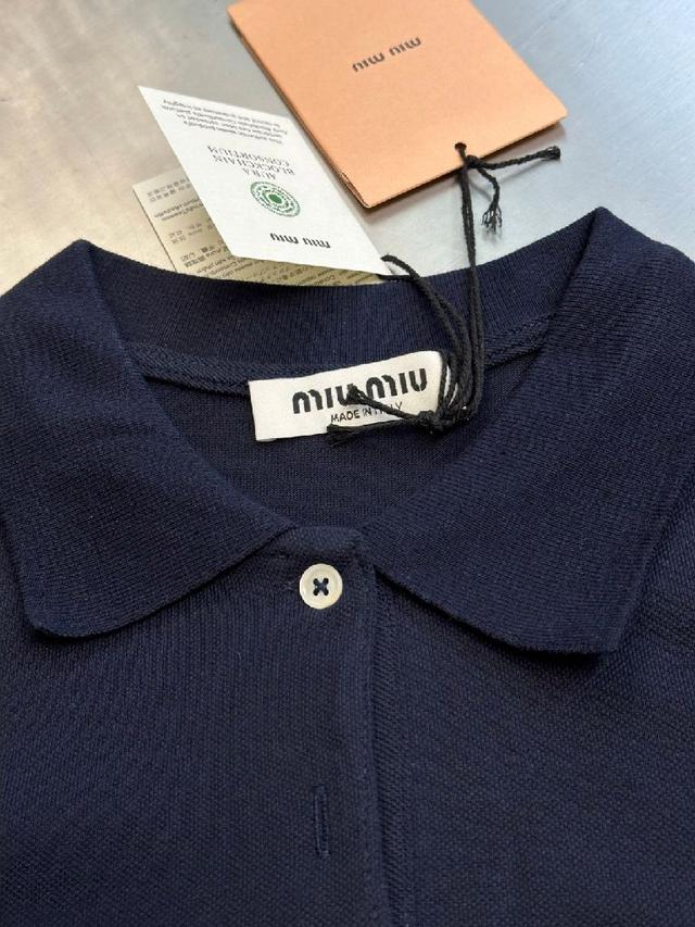 MIU MIU 经典微标刺绣POLO衫  采用210克双精疏棉股珠地布