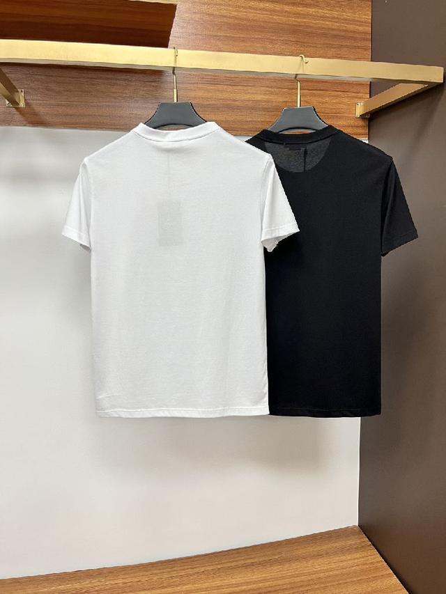 范思哲 25ss春夏新品水晶钻圆领短袖T恤，正面缀饰有进口