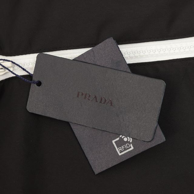 Prada普拉达 三角徽标拉链连帽外