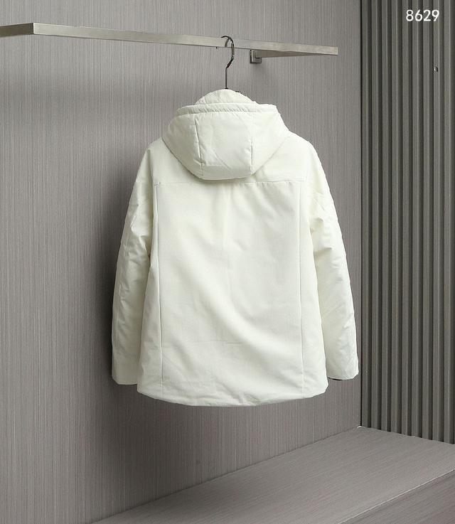 265MONCLER2025秋冬最新款羽绒服。翻领衬衣款设计，商务与休闲