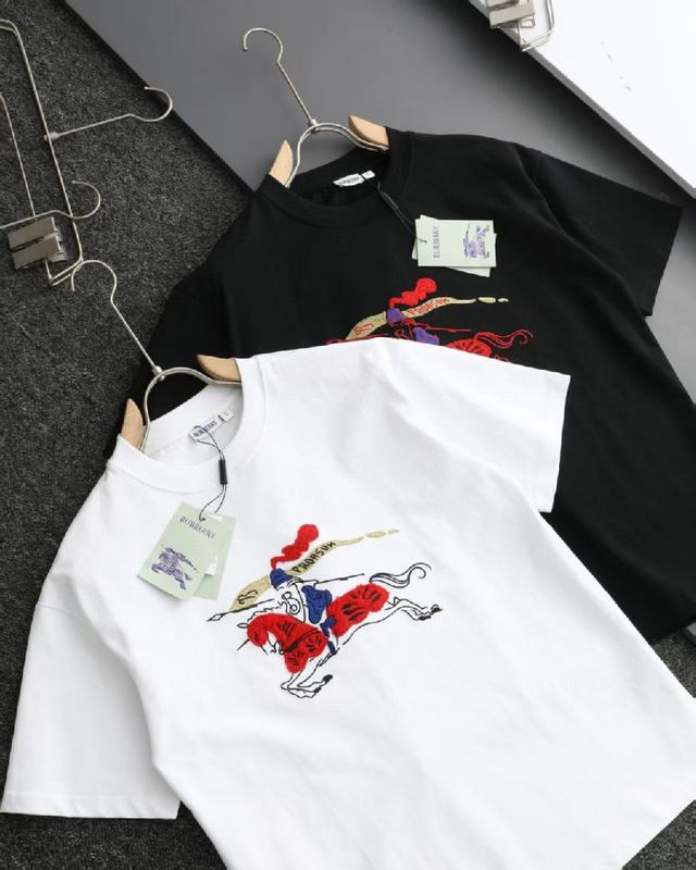 普拉达26ss新款POLO推荐 定织绞花麦穗纹面料 黑灰两色 简约高级