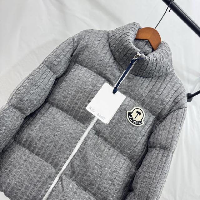 作款短款羽绒服～ZP开发定制面料，内里90%羽绒＋10羽毛填充