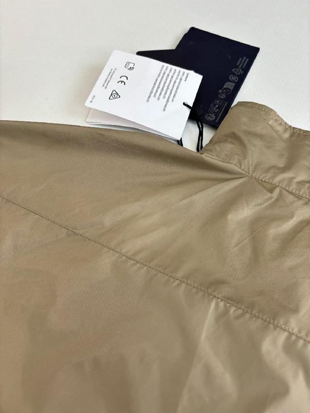 面料采用再生尼龙材质面料 网红明星同款