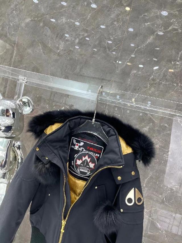 03女款加拿大银剪刀Moose Knuckles