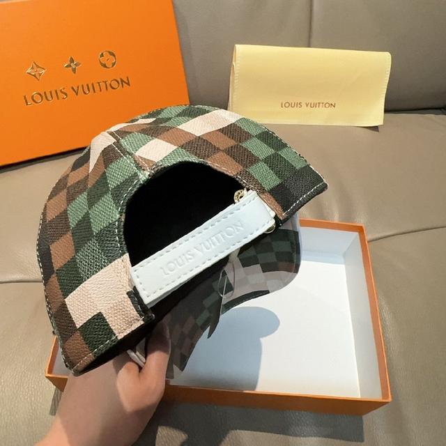配包装布袋，LV路易威登新款原单棒球帽，七彩棋盘格，