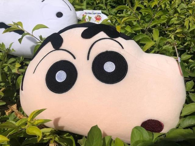 蠟筆小新可愛抱枕