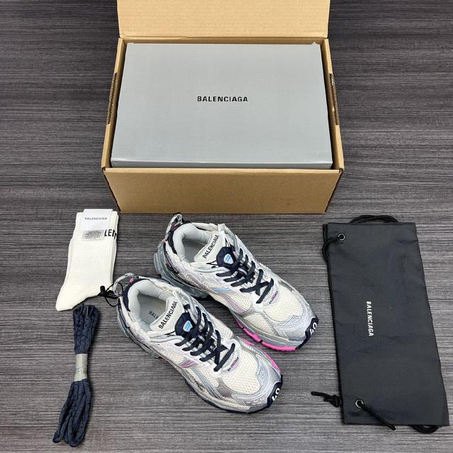 巴黎世家-Runner、是通过溢胶、做旧、缝线等细节，
