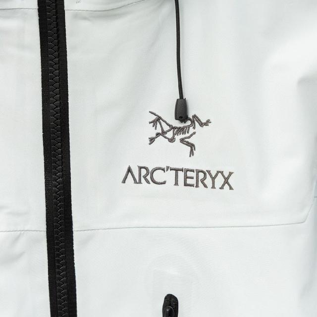 -Moncl*r经典连帽羽绒服夹克外套 采用新国标90白鸭绒