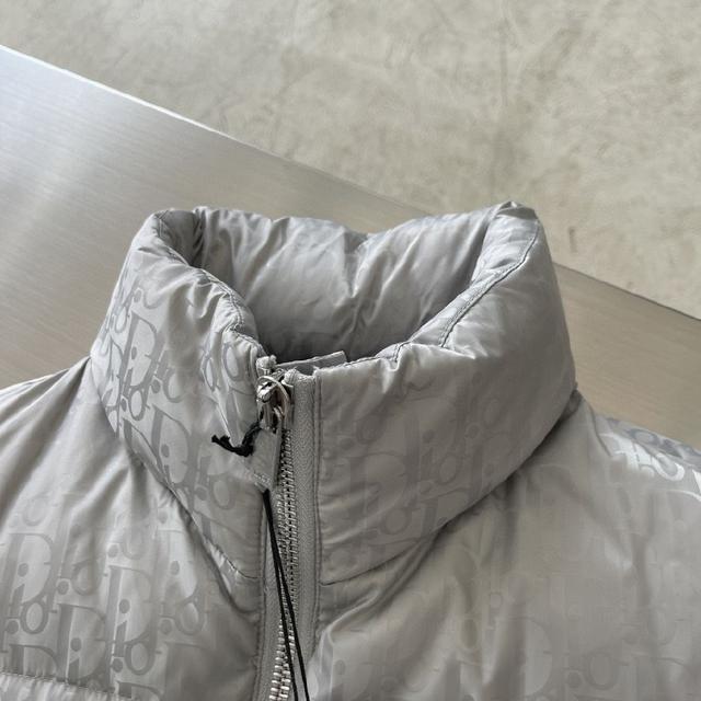 25秋冬新款满身双G印花图案红绿织带拼接连帽棉衣外套。