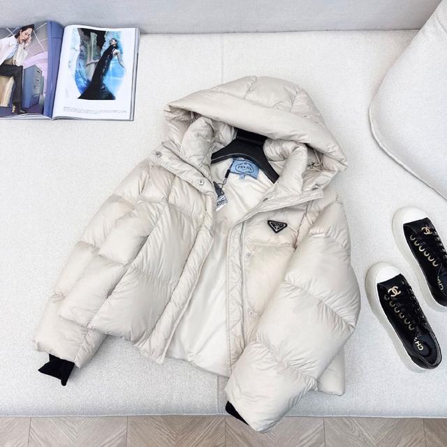 立体剪裁H版型 经典时髦又帅气 原版徽标字母logo