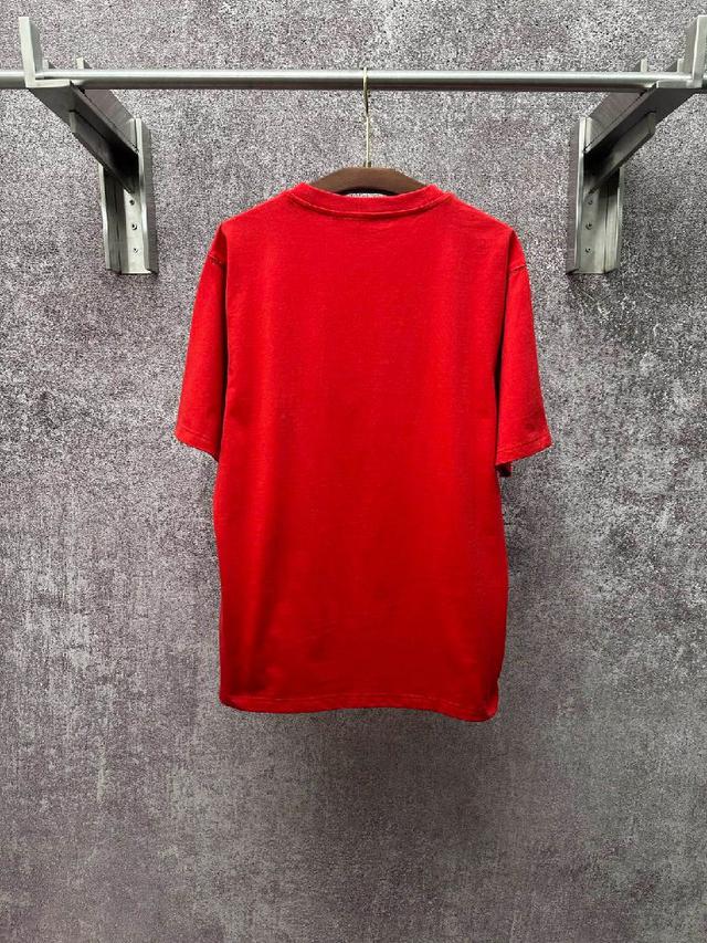 巴宝莉 2026马年骑士徽标多色短袖 本款T 恤衫选用轻盈