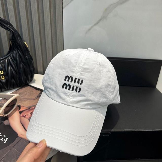 Chanel（香奈儿）专柜新款双面刺绣渔夫帽 1:1开模订制，