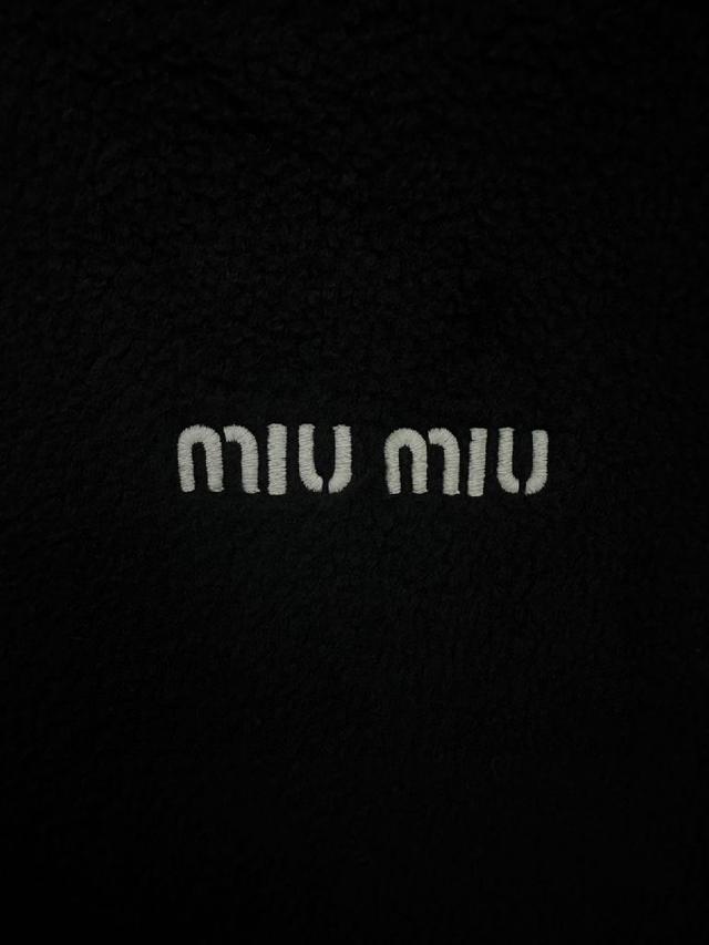 定制丝光棉柔织  手感细腻 舒适贴肤 以雾灰色为基调 自带一层柔光滤镜