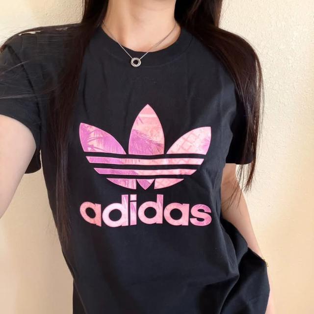 美國🇺🇸 Adidas 「女款」三葉草印花短T（黑×粉）#有單就下隨時關團