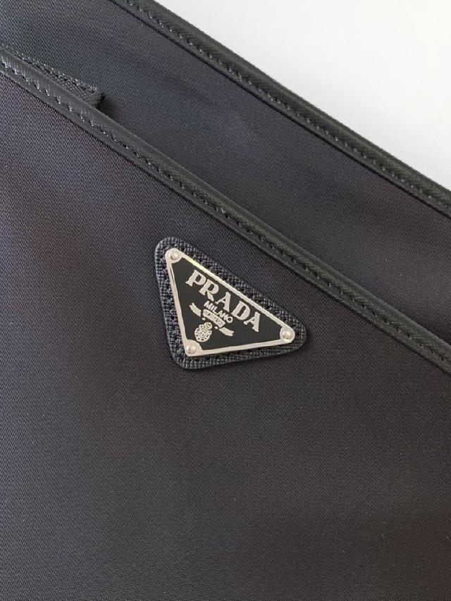 新款胸包型号：439蓝色专柜专用头层牛皮