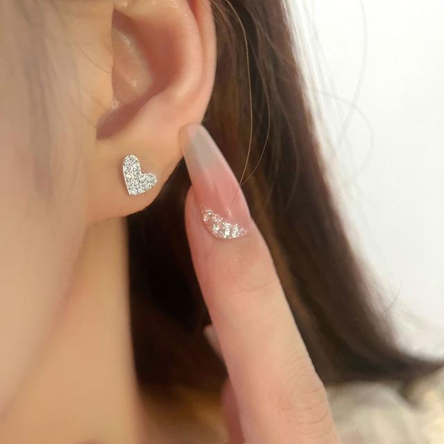 【824】《925純銀》氣質滿鑽愛心耳環