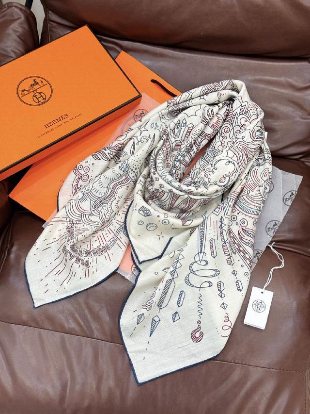 装饰家芳登和佩西耶设计的一款餐盘增添骑士般的浪漫气息