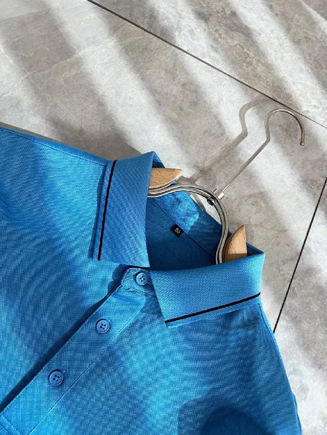 迪奥25s新款翻领Polo衫👨🏻本款Polo衫采用丝光珠地棉面