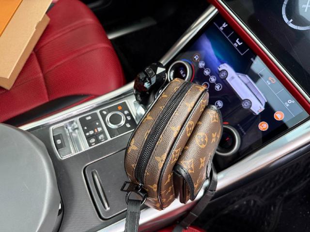 新款 “ Louis Vuitton”lv单肩包💼  路易威登邮差包斜