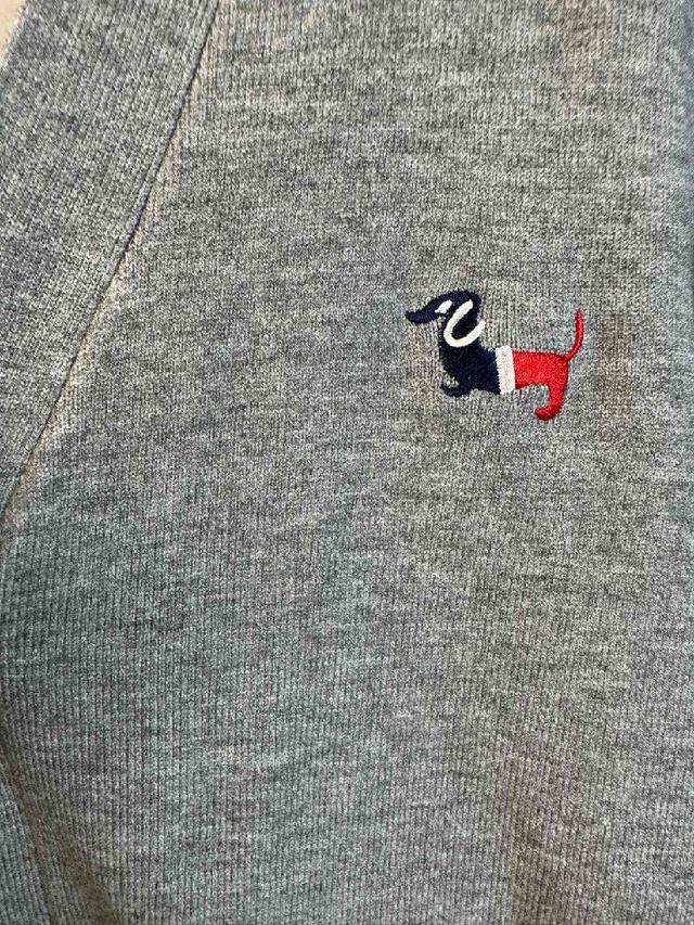 龙布+DWR防泼水处理，此面料轻盈耐磨防撕裂，D