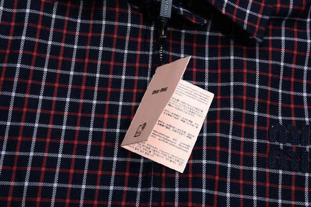 面料差不多花费了1个月！原版开模的浅金进口牙拉链