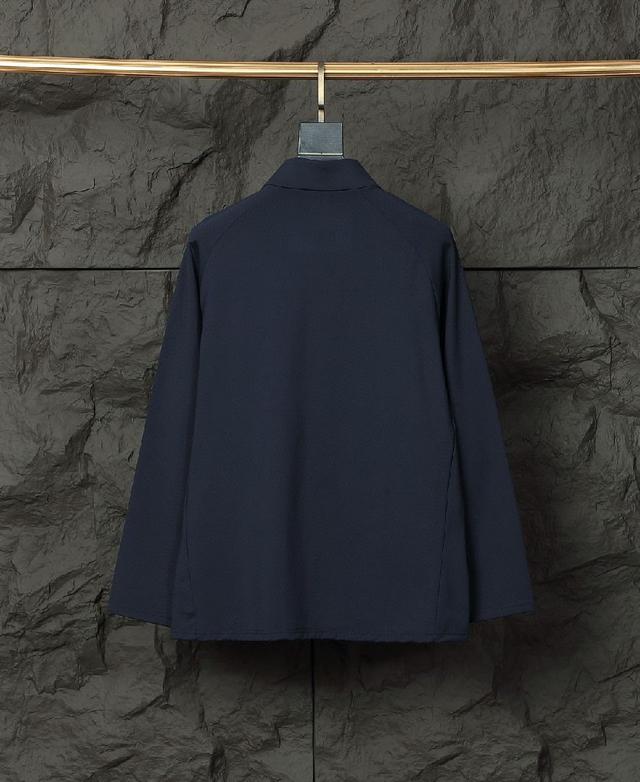 始祖鸟新款立领拼色长袖， 高周波压标logo干净舒适，