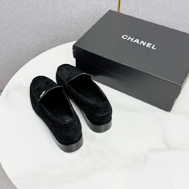 乐福鞋爱好者绝不能错过‼️ 这款气质上更中性帅气几分