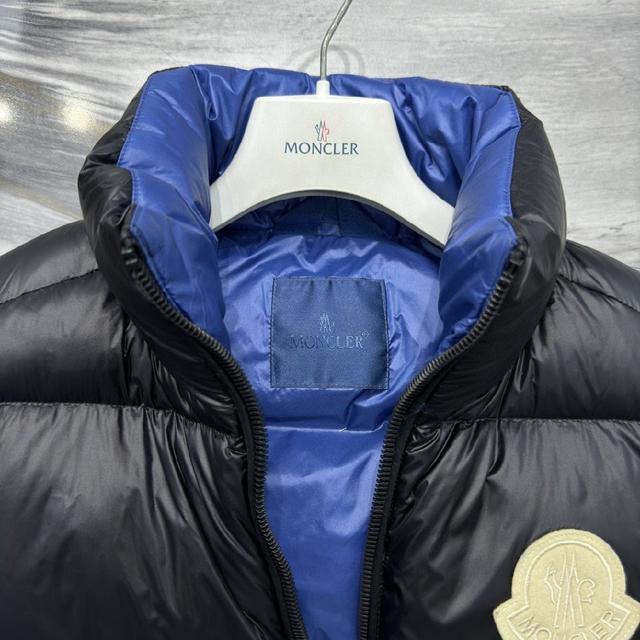 Moner  Awake 立领羽绒背心 前卫与奢暖的细节狂想