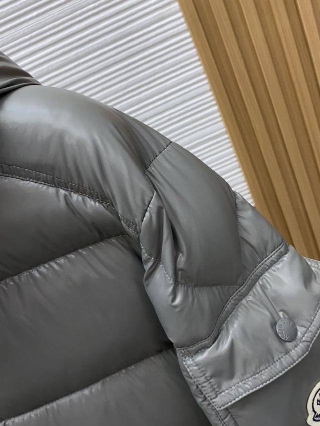 专柜对比 绝对的高品质 采用顶级95白鸭绒 超柔软