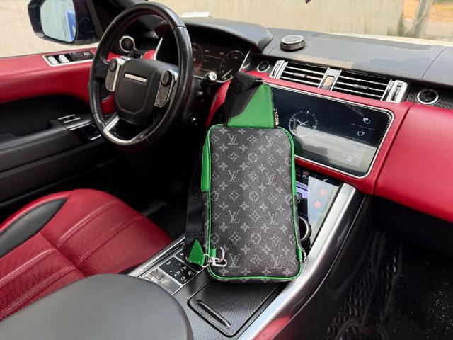新款 “ Louis Vuitton”lv单肩包💼  路易威登邮差包斜