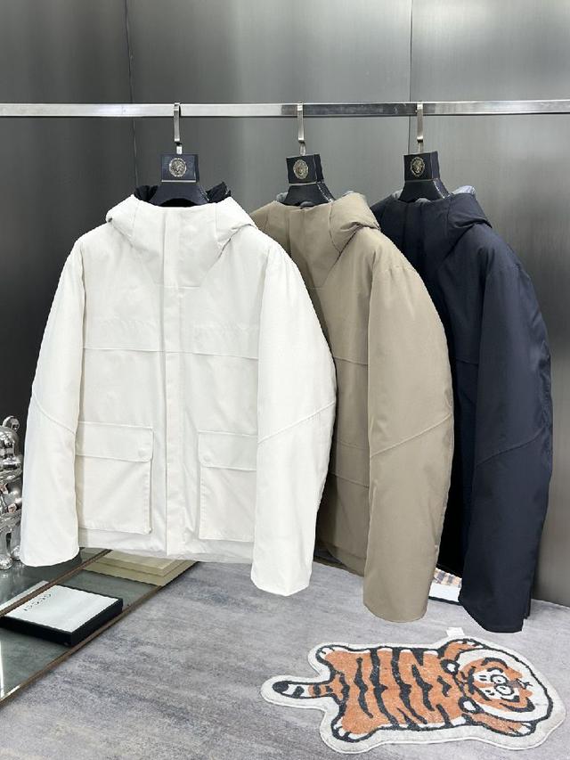 最新款时尚设计师款羽绒外套 杰尼亚连帽羽绒服