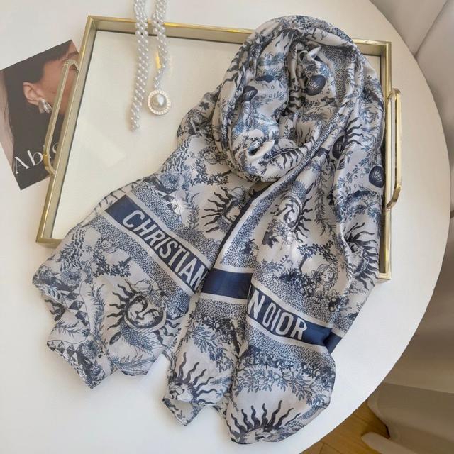 新款🔥🔥🔥款号B6202，新款围巾🧣礼盒装，💰💰批490元