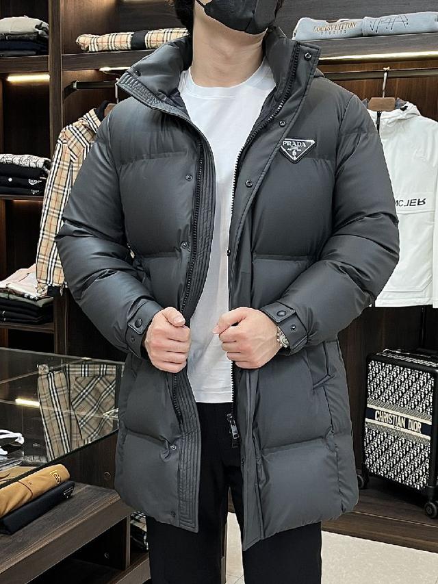 Prada 2025最新款时尚设计师款羽绒外套❤️‍🔥普拉达