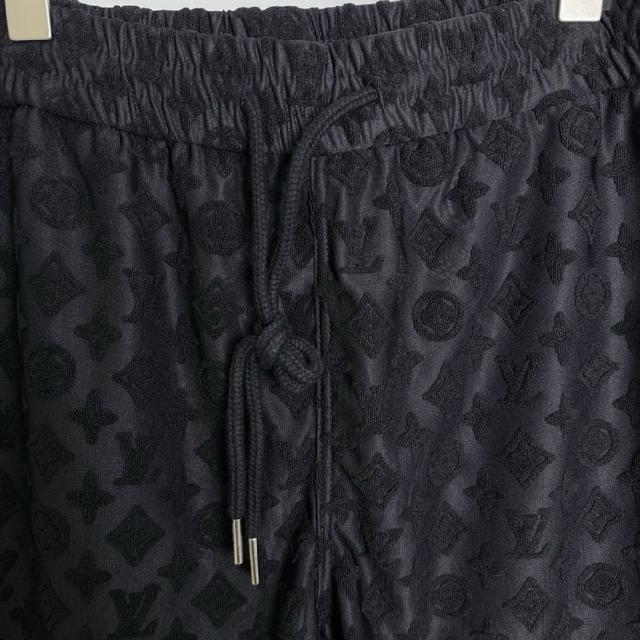 定制全棉毛巾面料满印提花，质感舒适度都是拉满的，上身简约百搭