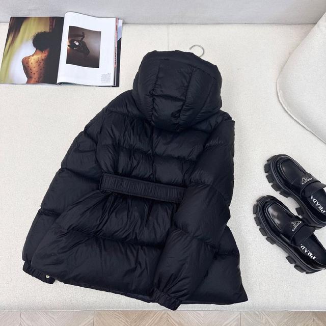 秋冬新款凯旋门皮徽标连帽束腰面包羽绒服 🤎本季最佳版型