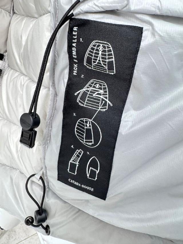 加拿大鹅  黑标 街缝Logo标  短款羽绒服/欧阳娜娜二代