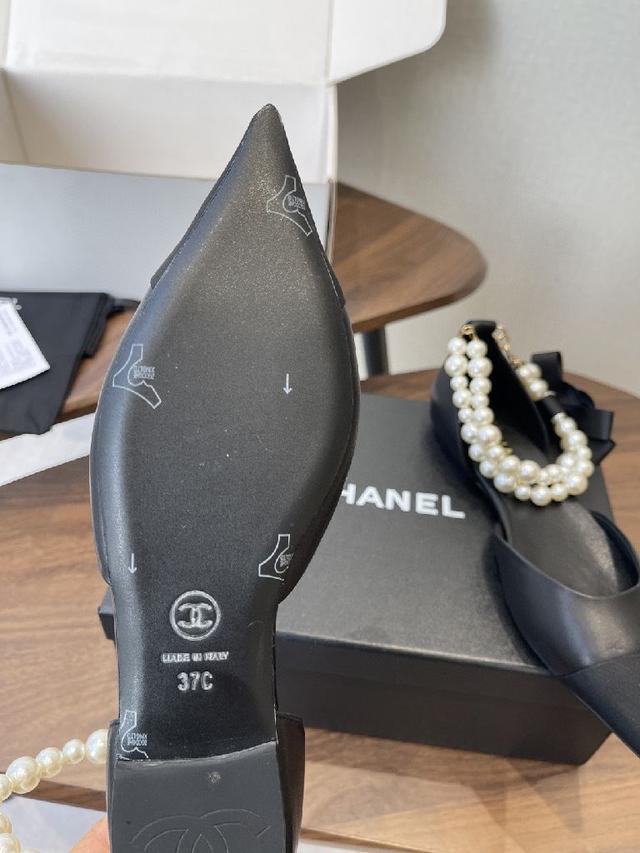 很有辨识度， 显瘦显腿长，绝对实力派，穿上也很舒服，