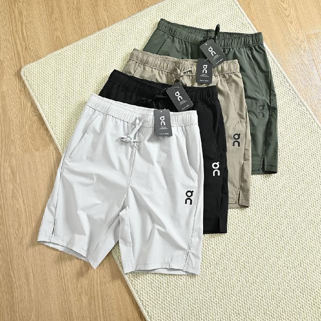 不管是户外徒步、跑步健身，还是日常通勤，一件全 hold 住