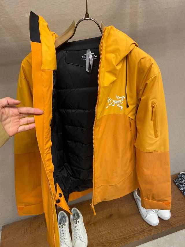 Moose knuckles/剪刀 颜色:黑色 Moose knuckles创始