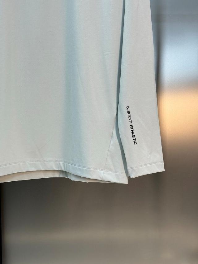 迪桑特新款运动半拉领长袖T恤.此款面料融合了聚