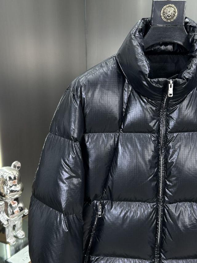 Moncler 2025最新款时尚设计师款羽绒外套❤️蒙口连帽羽绒服，
