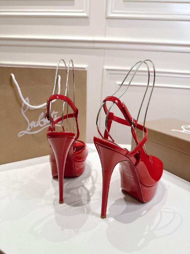 无论时尚怎么变，乐福鞋一直是咱们的必入款之一✅