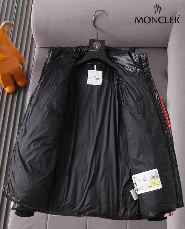 普拉达2025秋冬新款🆕羽绒服 原版1:1订制五金配件全进口