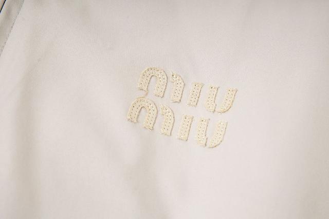 MIU MIU缪缪新款胸前经典字母刺绣情侣款休息夹克外套