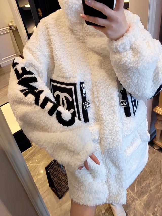 小香刺繡夾棉羊羔毛外套