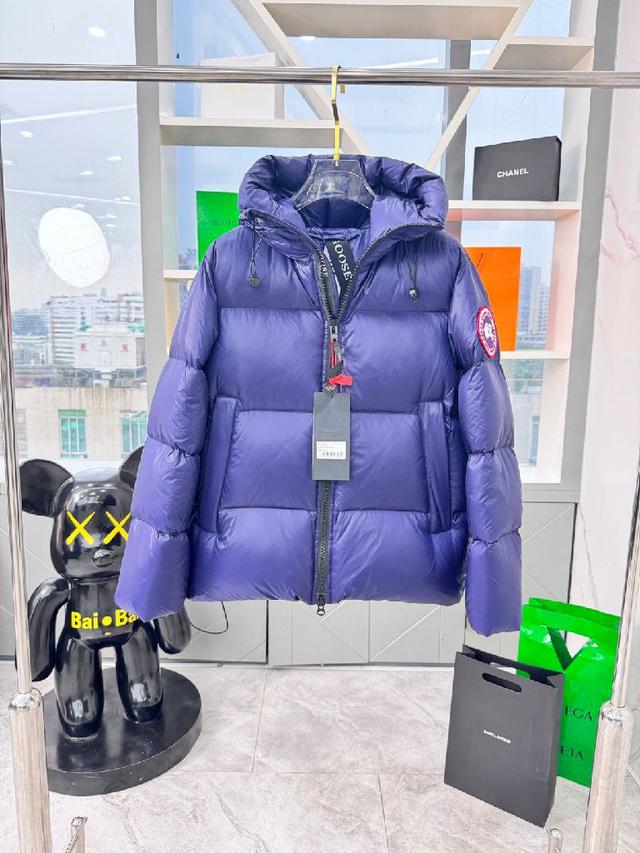 𝘾𝘼𝙉𝘼𝘿𝘼 𝙂𝙊𝙊𝙎𝙀/加拿大鹅  限定新款Crofton泡芙羽绒服